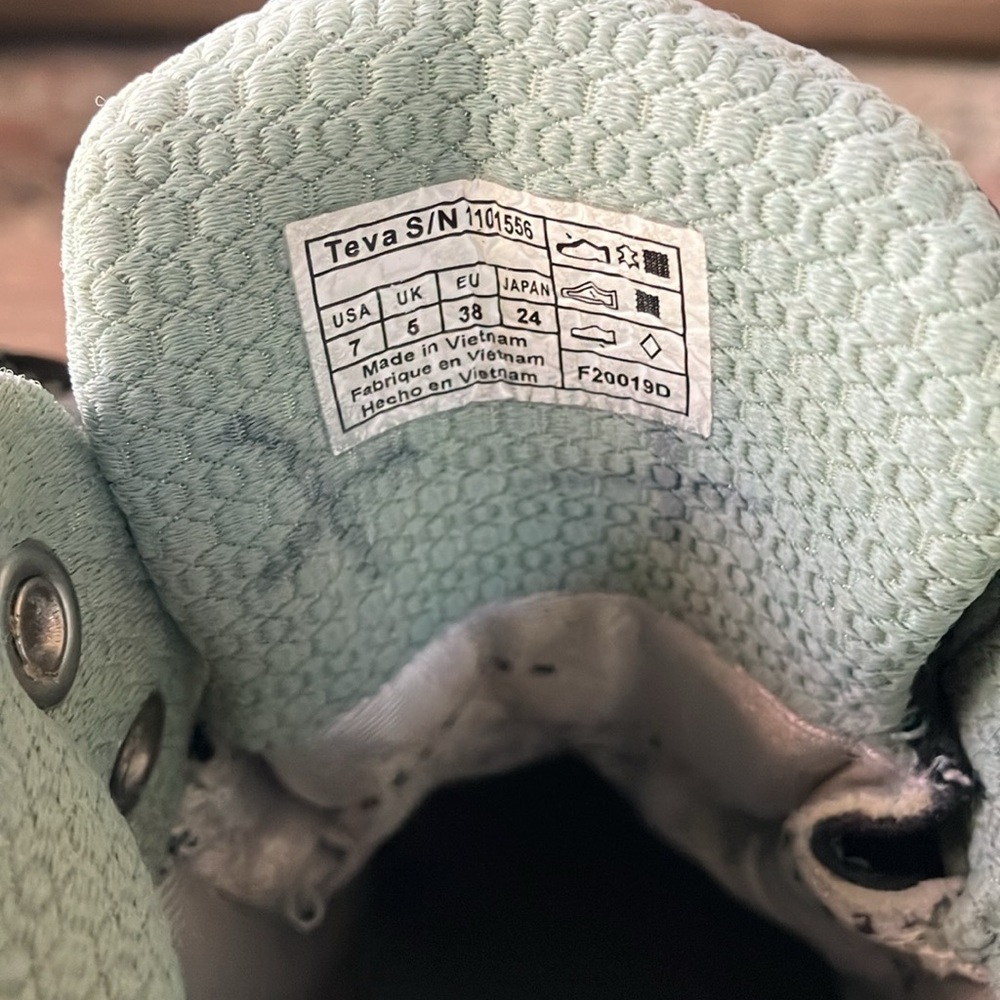 🔥🔥🔥TEVA AHNU SUGARPINE II women’s hiking boots🔥🔥🔥 - Picture 6 of 7